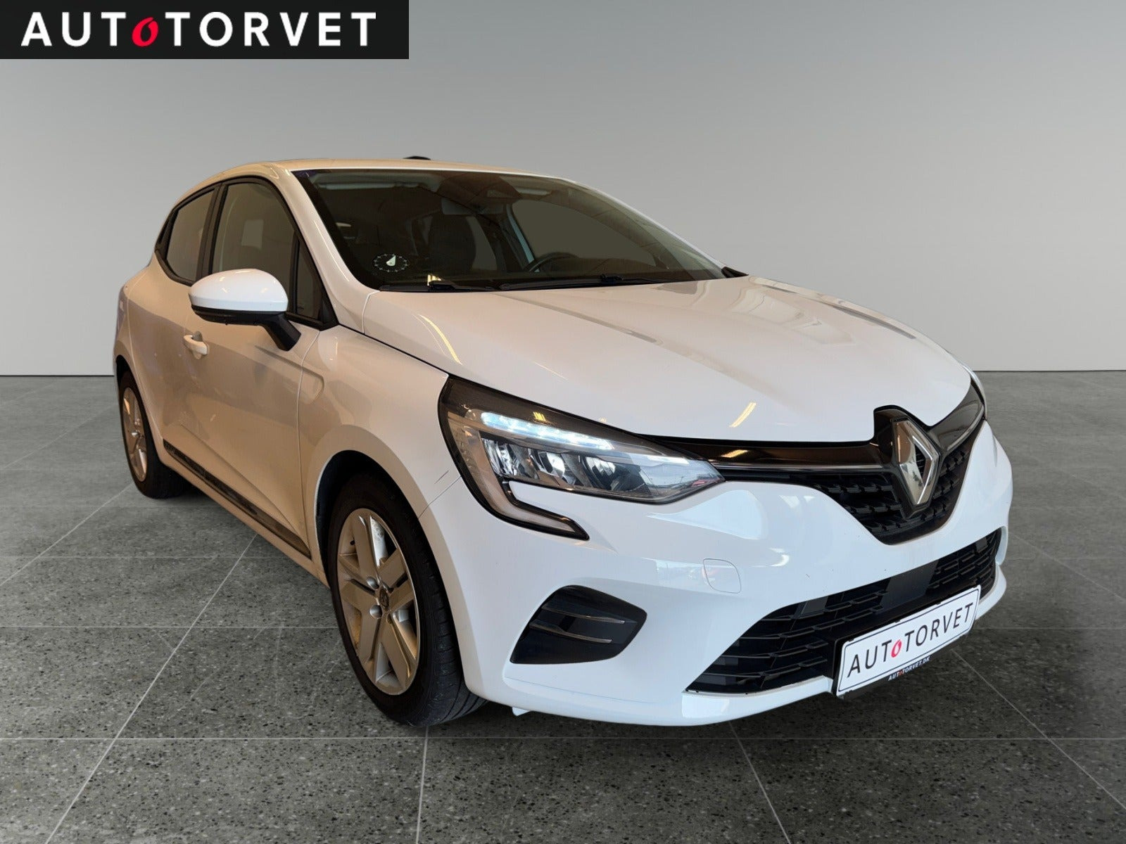 Hvid Renault Clio V fra 2020