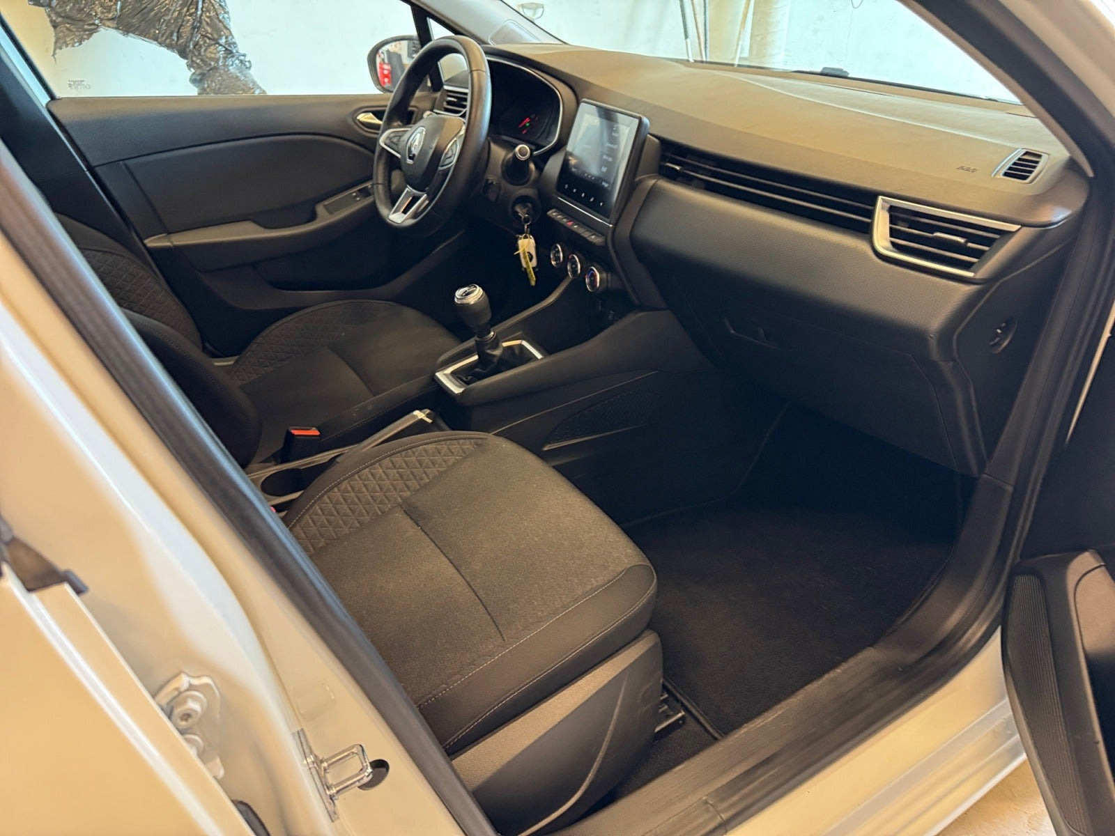 Hvid Renault Clio V fra 2020