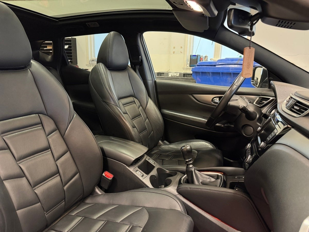 Grå Nissan Qashqai fra 2018