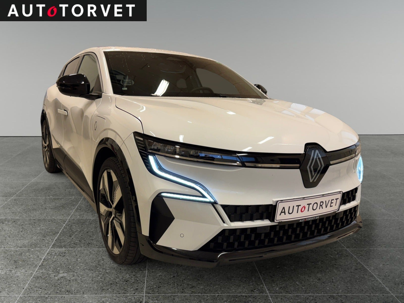Hvid Renault Megane E-Tech fra 2025
