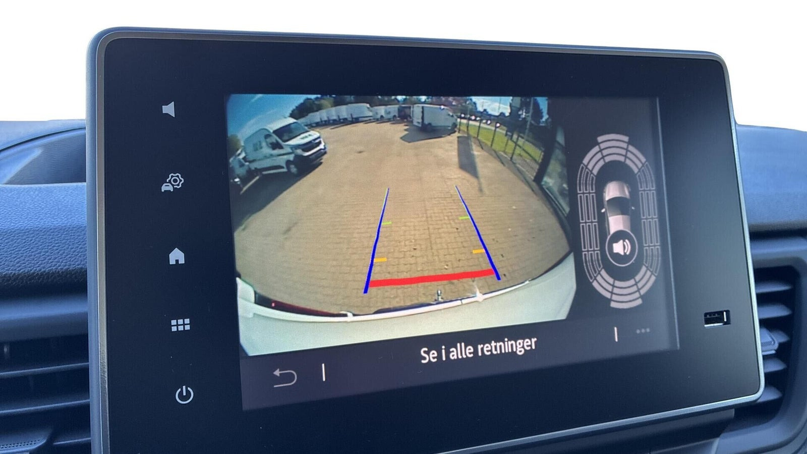Hvid Renault Trafic fra 2026