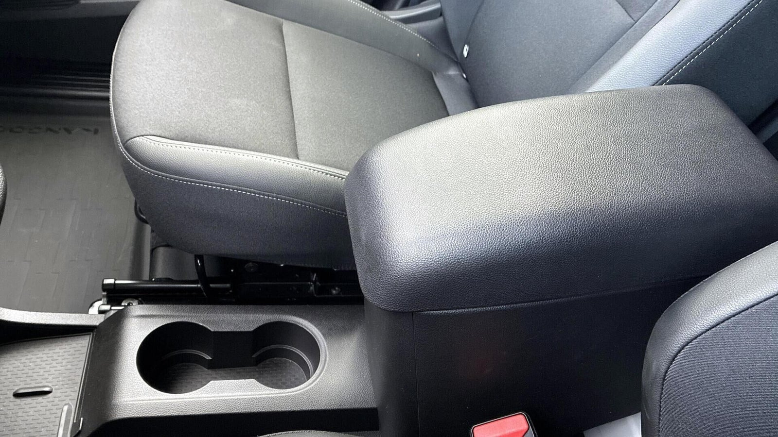 Hvid Renault Kangoo fra 2025