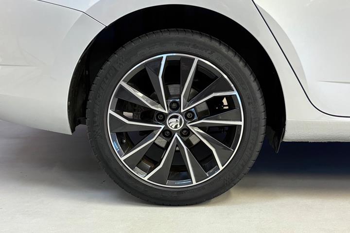 Sølv Skoda Fabia fra 2022