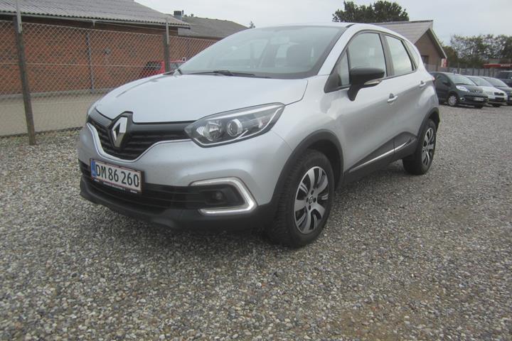 Sølv Renault Captur fra 2017