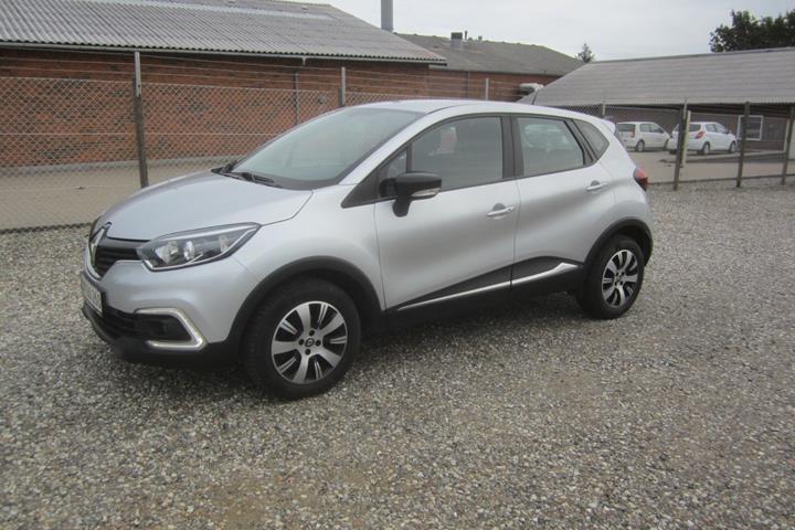 Sølv Renault Captur fra 2017