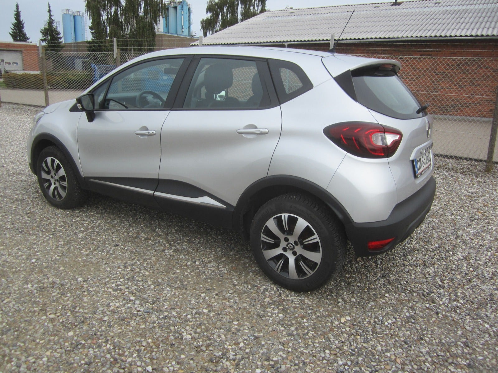 Sølv Renault Captur fra 2017
