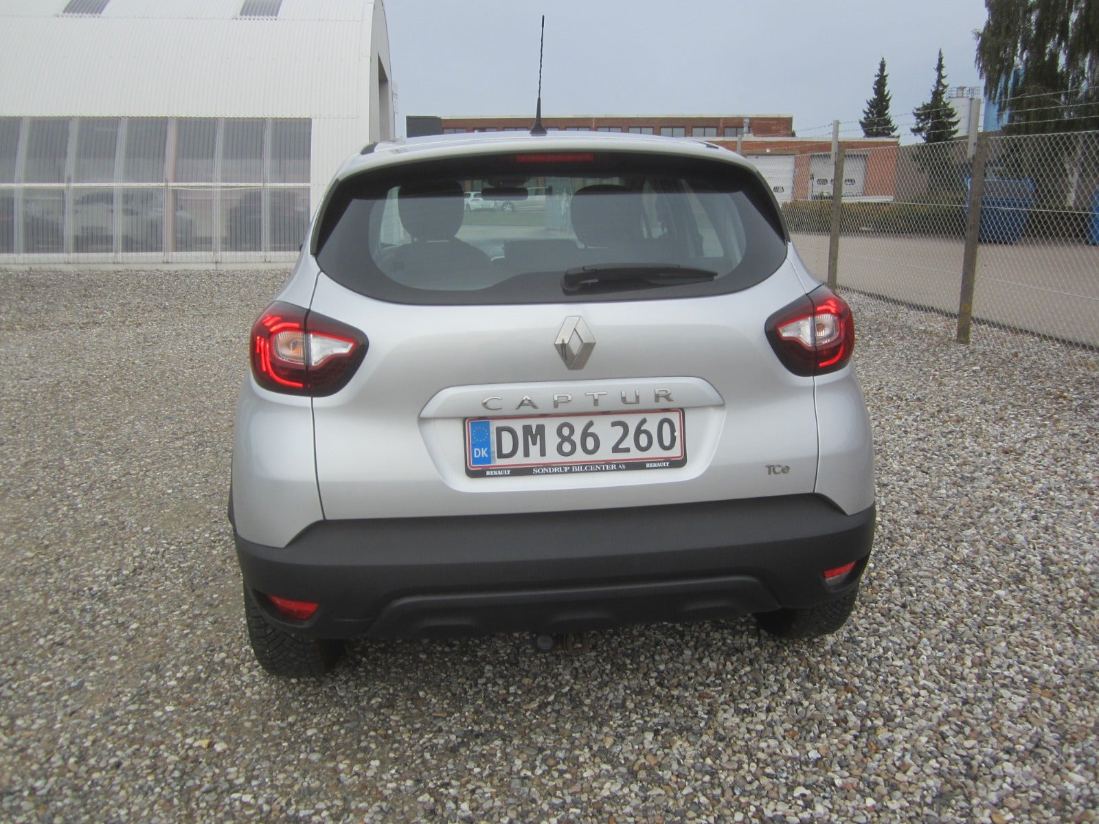 Sølv Renault Captur fra 2017