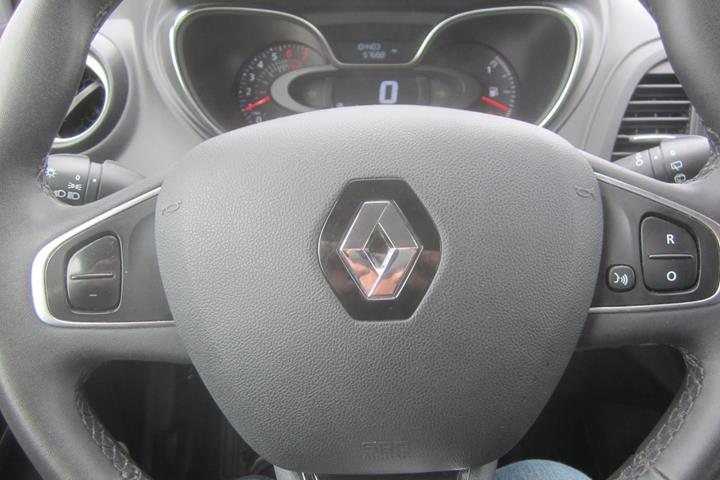 Sølv Renault Captur fra 2017