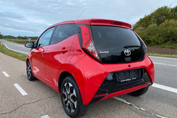 Rød Toyota Aygo fra 2019