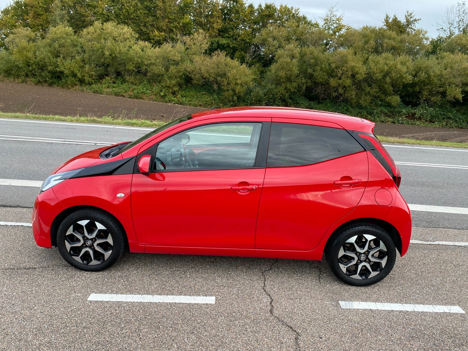 Rød Toyota Aygo fra 2019