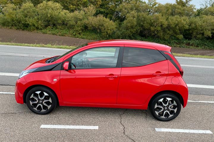 Rød Toyota Aygo fra 2019