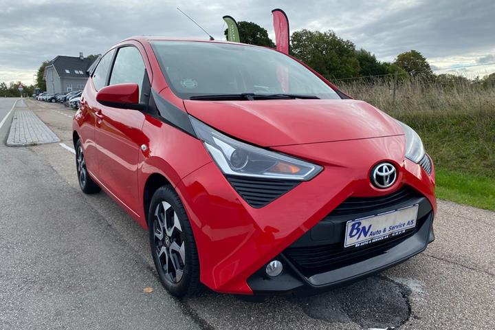 Rød Toyota Aygo fra 2019