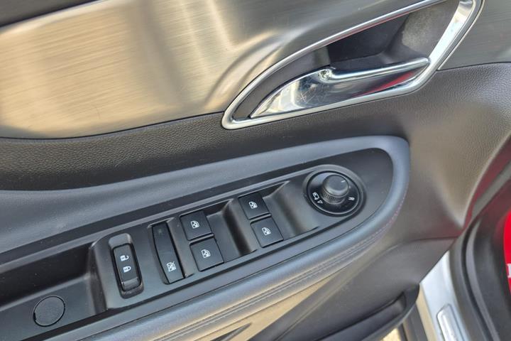 Sølv Opel Mokka fra 2015