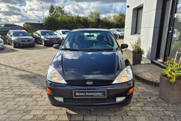 Sort Ford Focus fra 2001