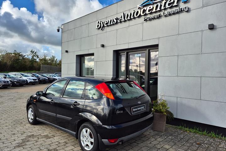 Sort Ford Focus fra 2001