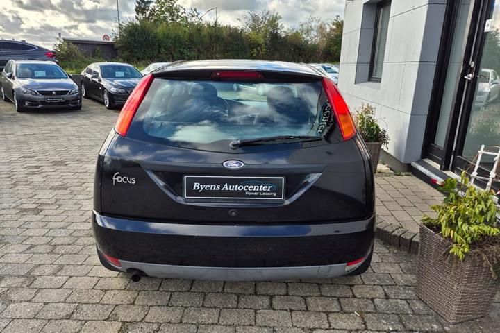 Sort Ford Focus fra 2001