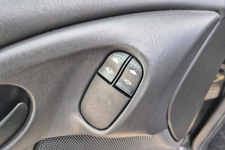 Sort Ford Focus fra 2001