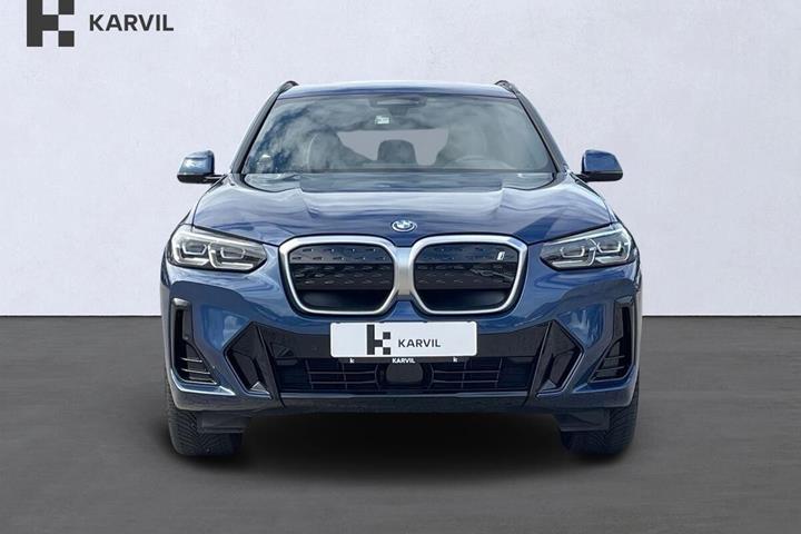 Blå BMW iX3 fra 2023