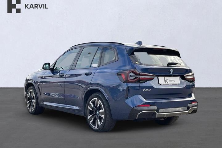 Blå BMW iX3 fra 2023