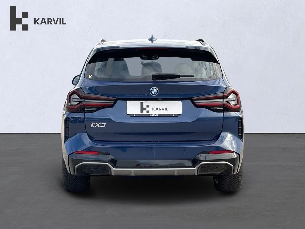 Blå BMW iX3 fra 2023