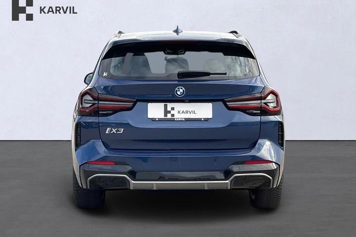 Blå BMW iX3 fra 2023