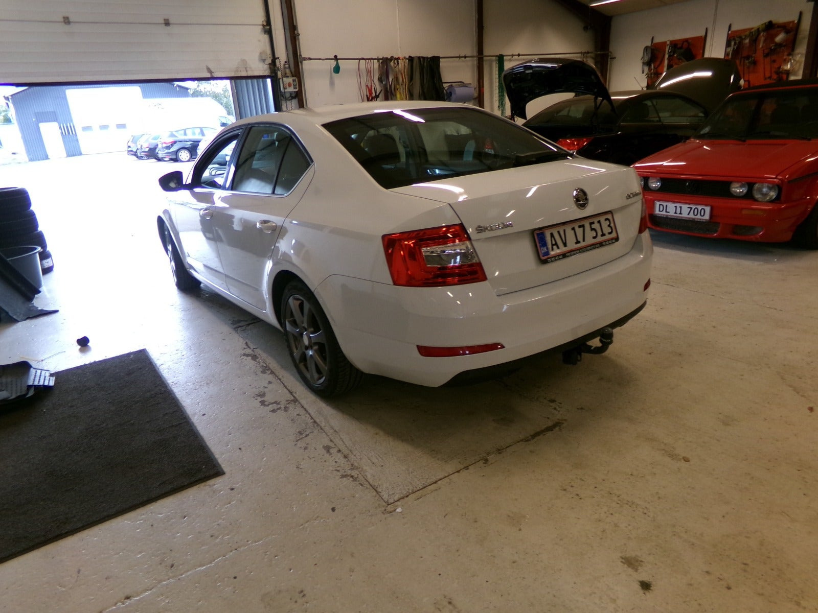 Hvid Skoda Octavia fra 2015