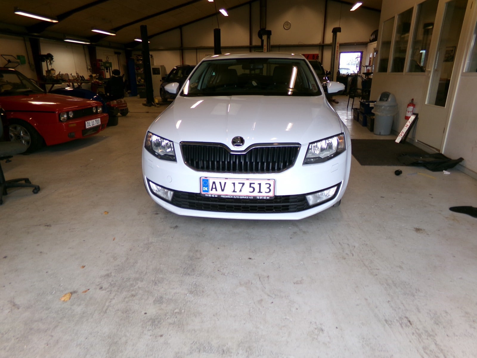 Hvid Skoda Octavia fra 2015
