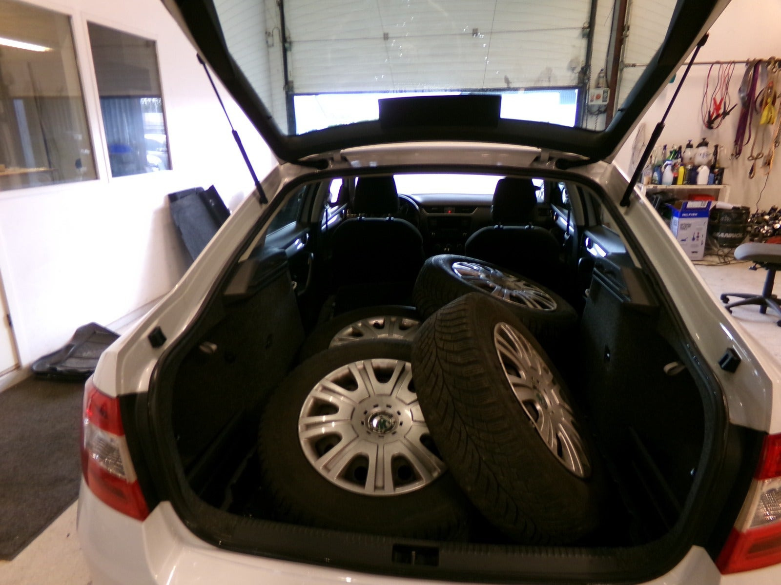 Hvid Skoda Octavia fra 2015