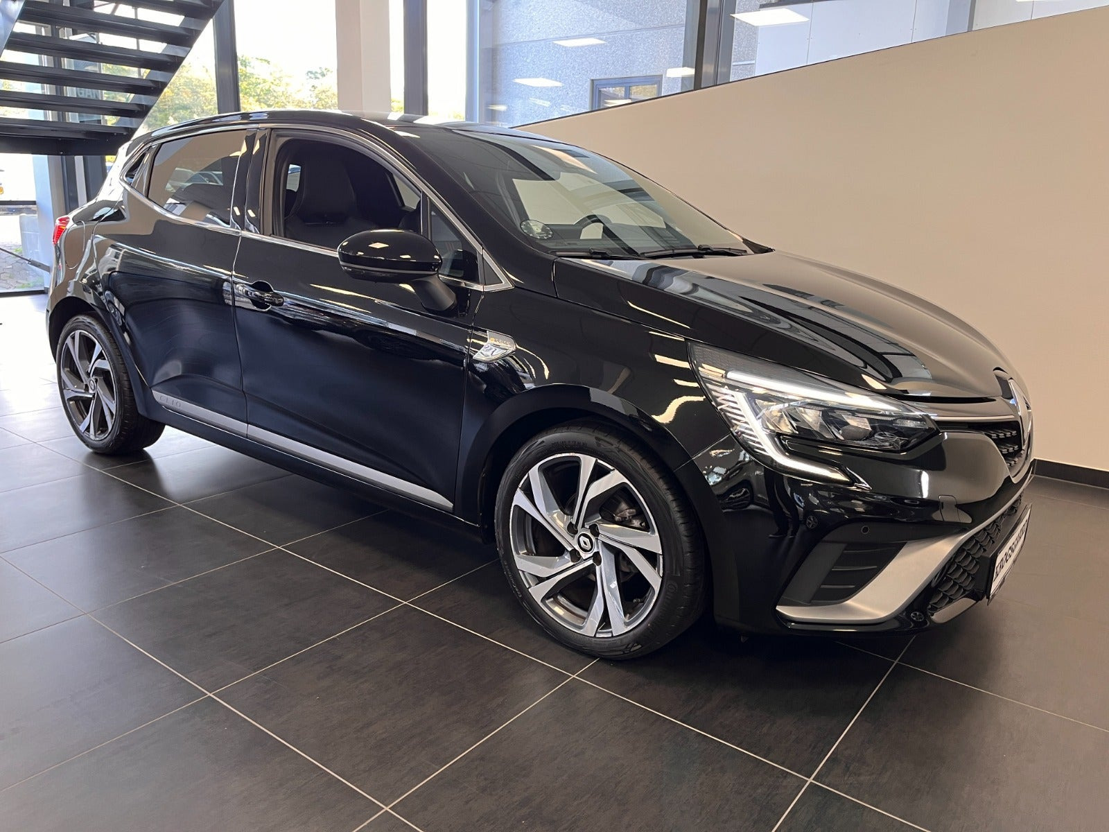 Sort Renault Clio V fra 2022
