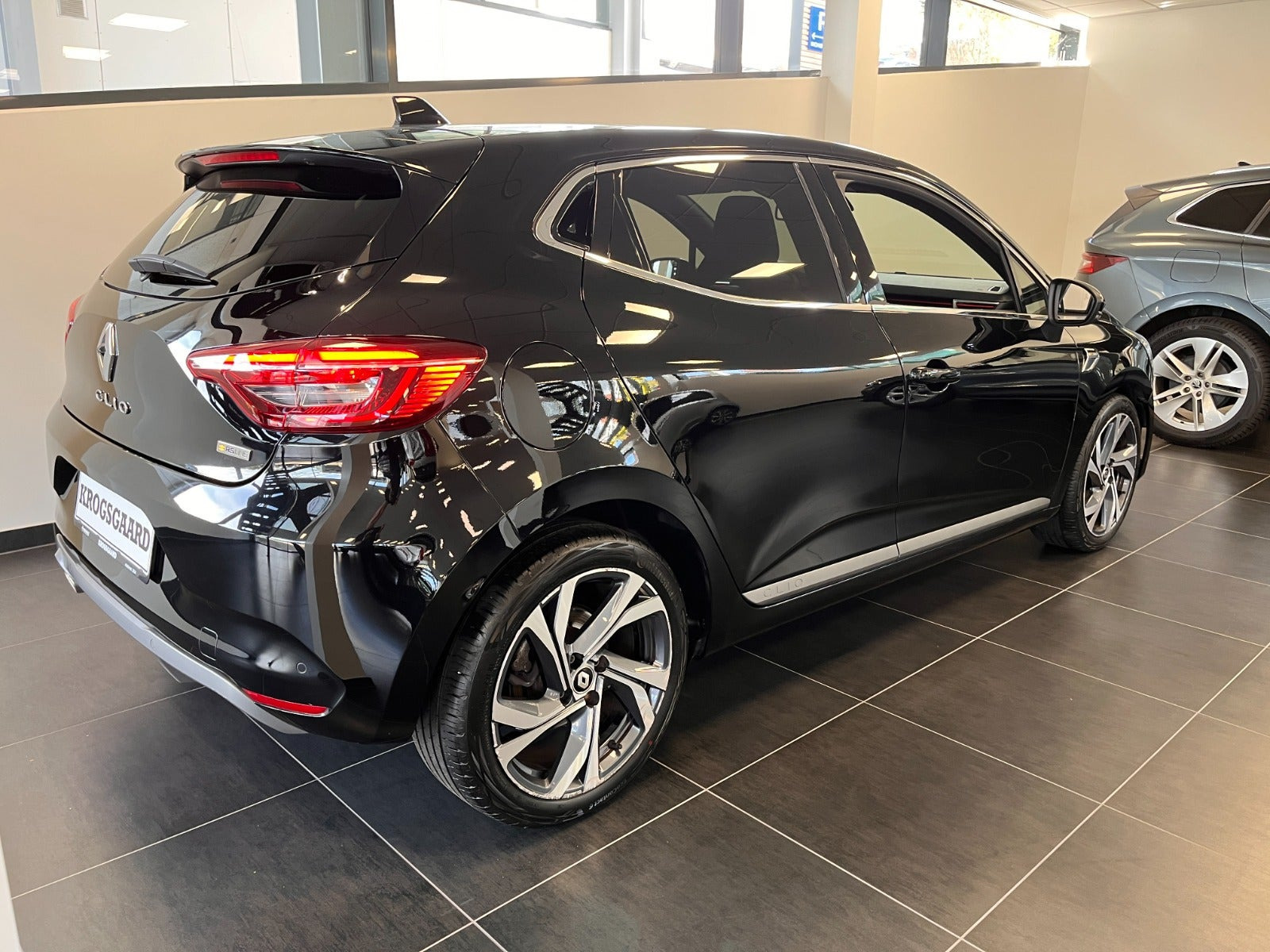 Sort Renault Clio V fra 2022