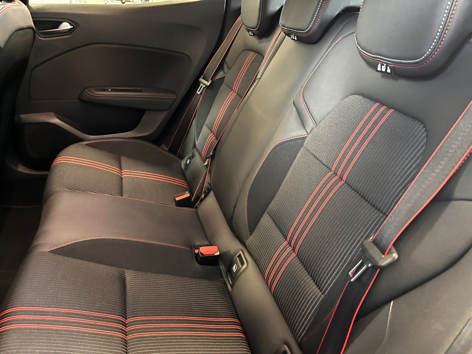 Sort Renault Clio V fra 2022