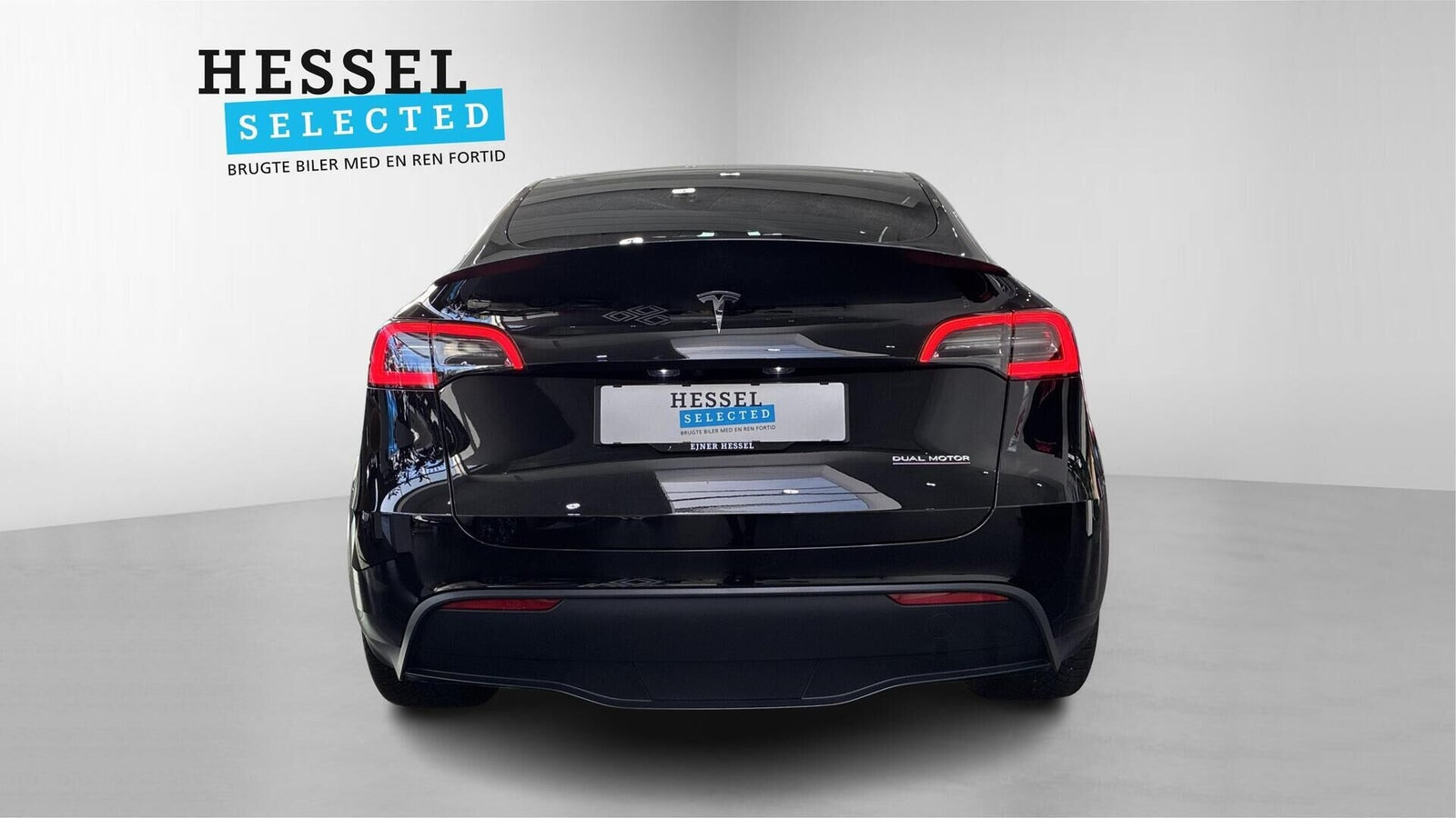 Sort Tesla Model Y fra 2023