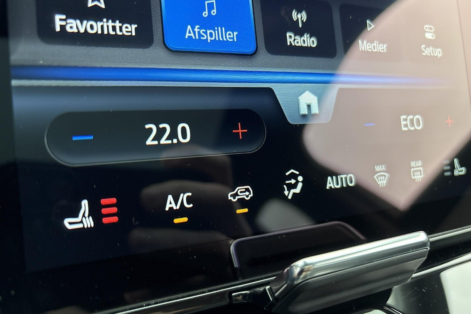 Hvid Ford Explorer fra 2025