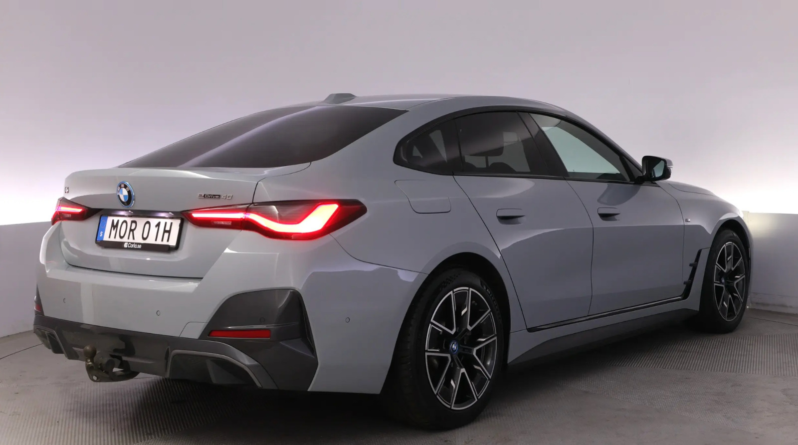 Grå BMW i4 fra 2023