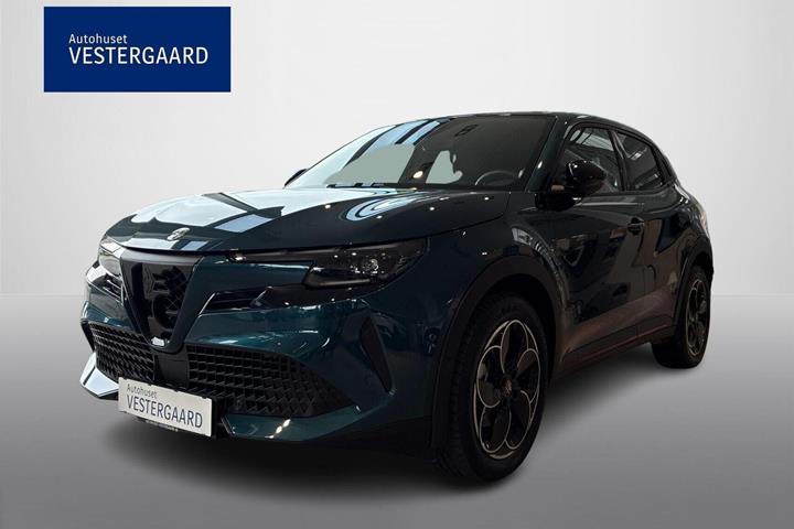 Blå Alfa Romeo Junior fra 2024