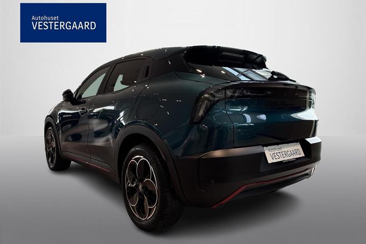 Blå Alfa Romeo Junior fra 2024