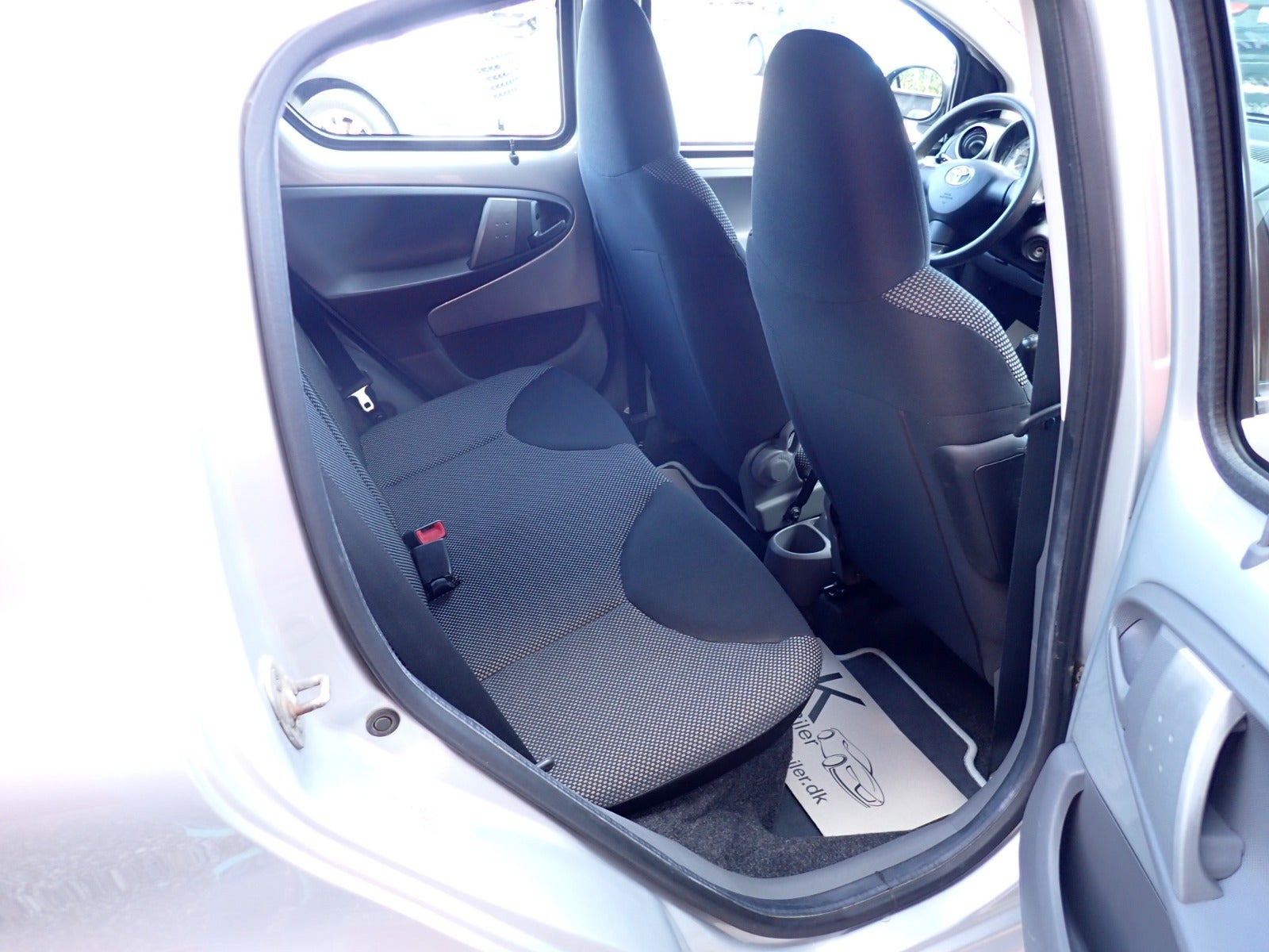 Sølv Toyota Aygo fra 2011