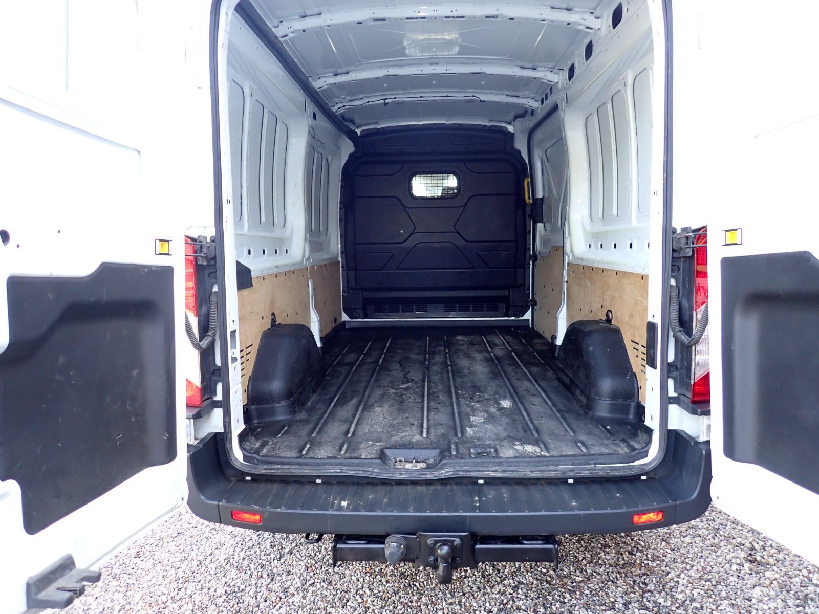 Hvid Ford Transit 310 L2 Van fra 2015 set udefra