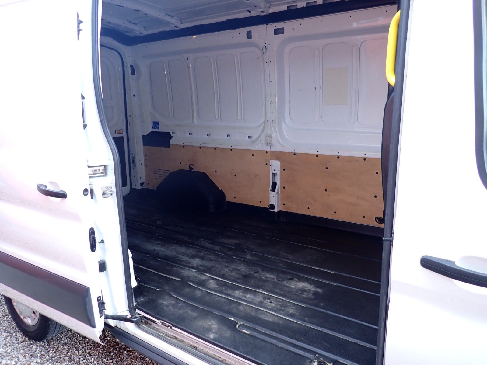 Hvid Ford Transit 310 L2 Van fra 2015 set udefra
