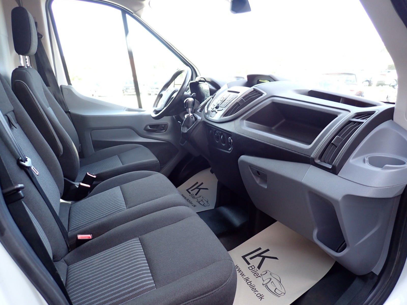 Hvid Ford Transit 310 L2 Van fra 2015 set indefra