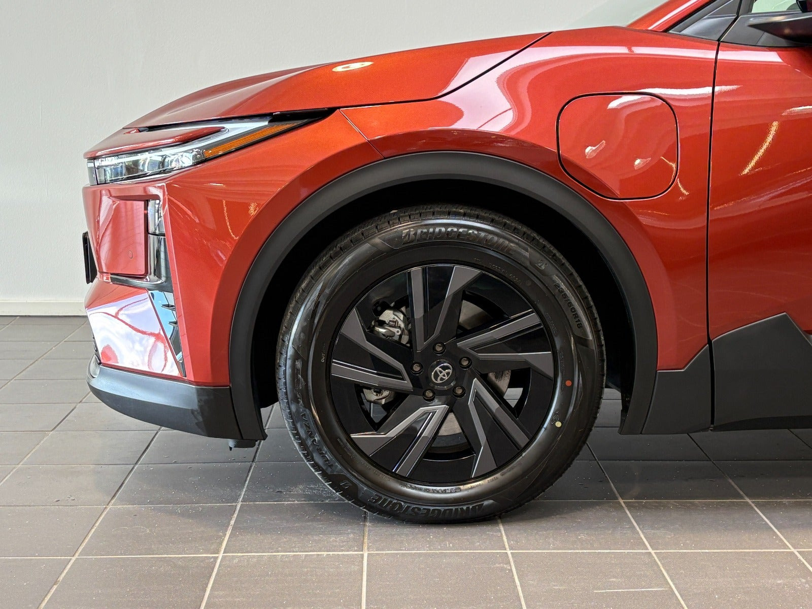 Orange Toyota C-HR+ fra 2026