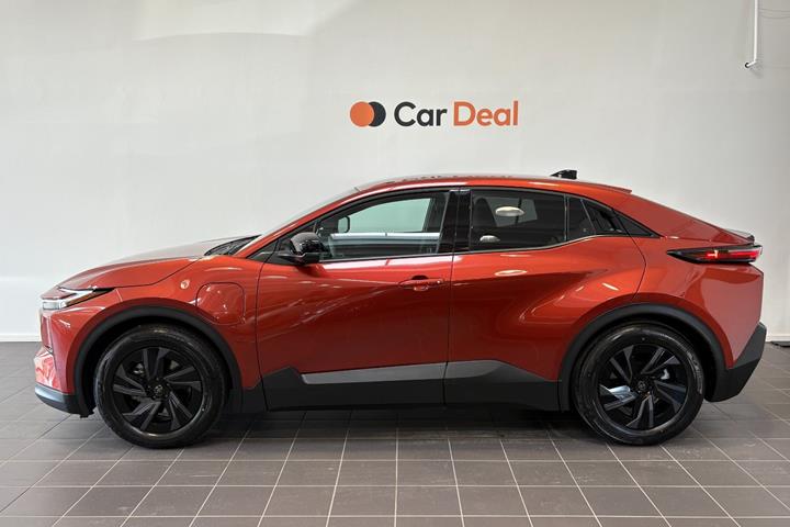 Orange Toyota C-HR+ fra 2026