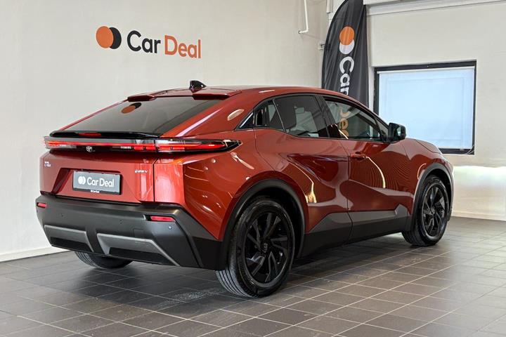 Orange Toyota C-HR+ fra 2026