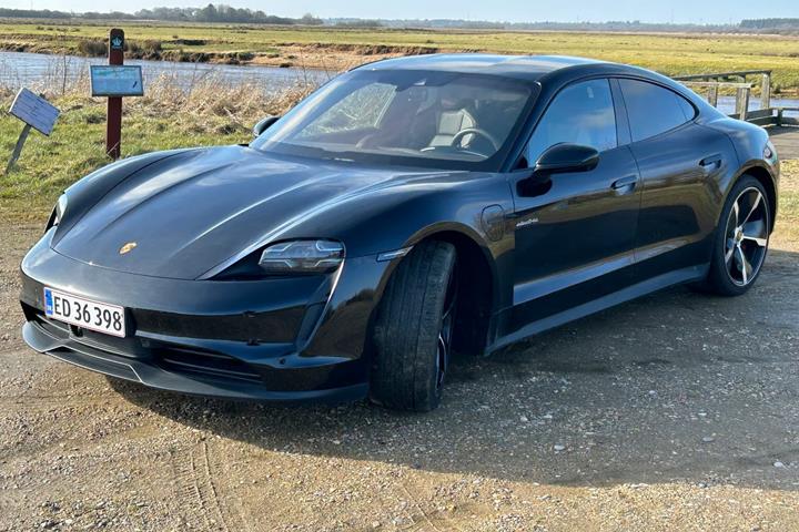Sort Porsche Taycan 4S fra 2021