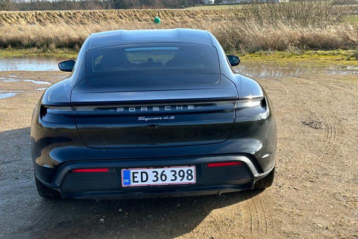 Sort Porsche Taycan 4S fra 2021