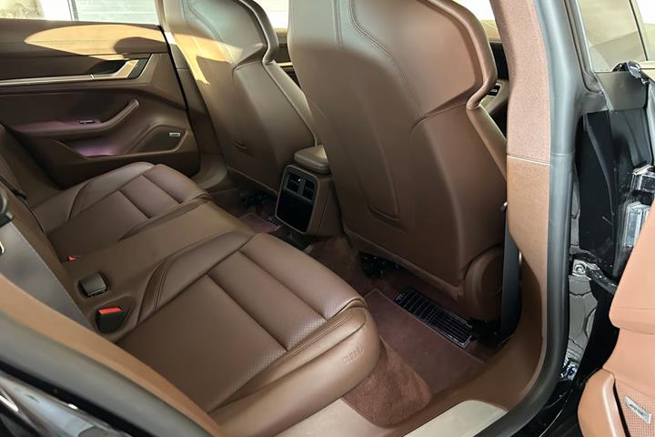Sort Porsche Taycan 4S fra 2021