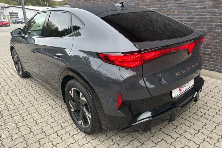Grå Cupra Tavascan fra 2025