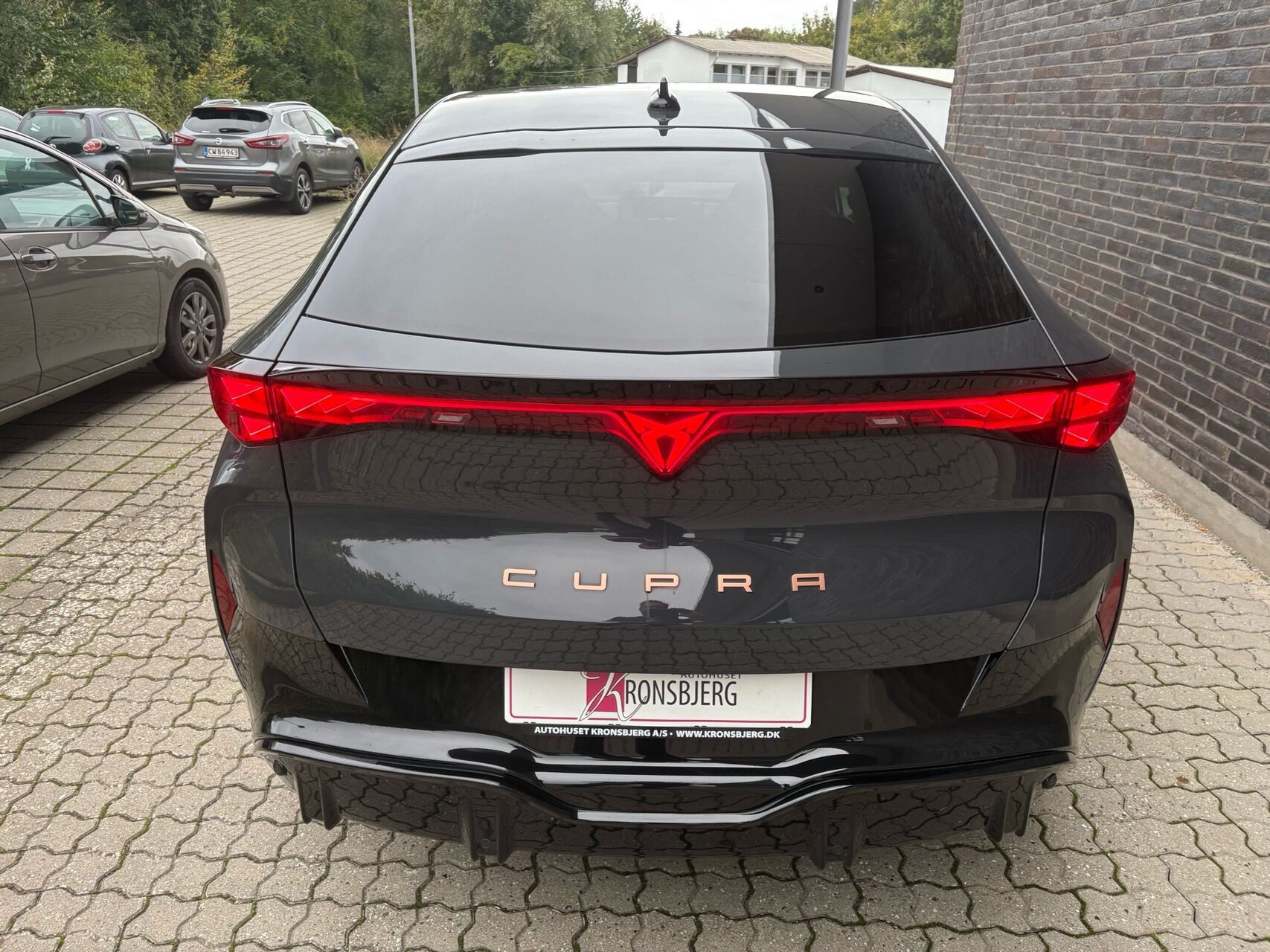 Grå Cupra Tavascan fra 2025