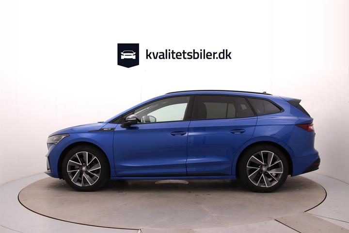 Blå Skoda Enyaq fra 2023