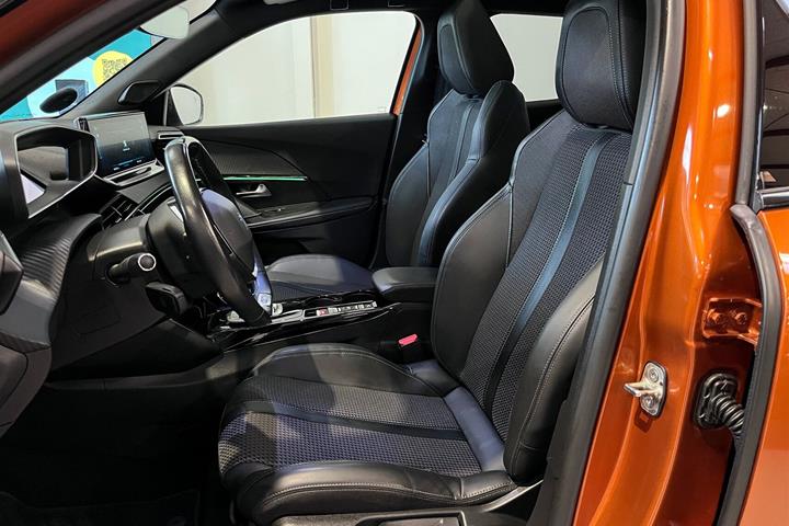 Orange Peugeot e-2008 fra 2022